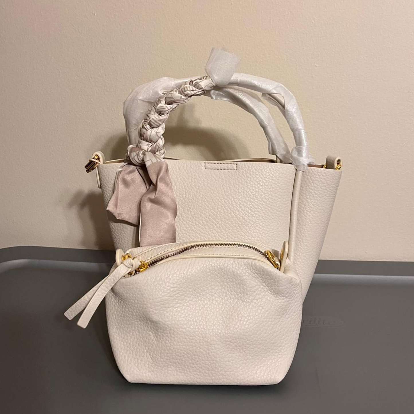Elegant Soft Leather Handbag - Boorso